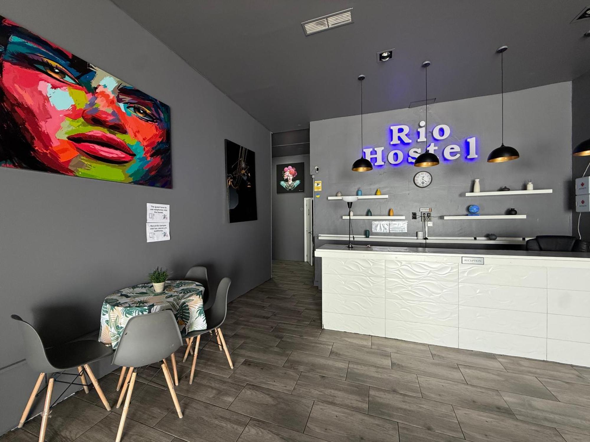 Hostel Rio มาดริด ภายนอก รูปภาพ