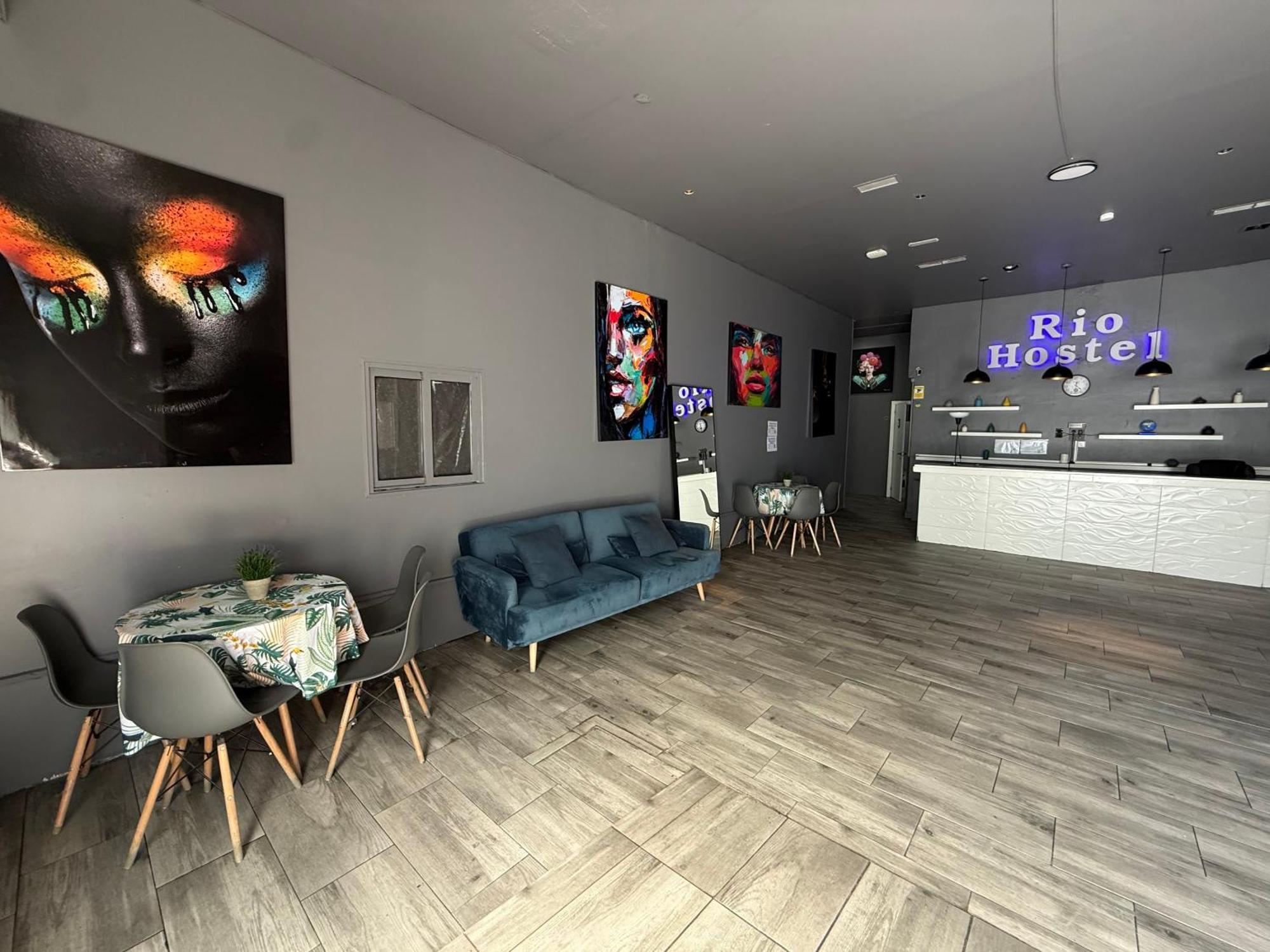 Hostel Rio มาดริด ภายนอก รูปภาพ